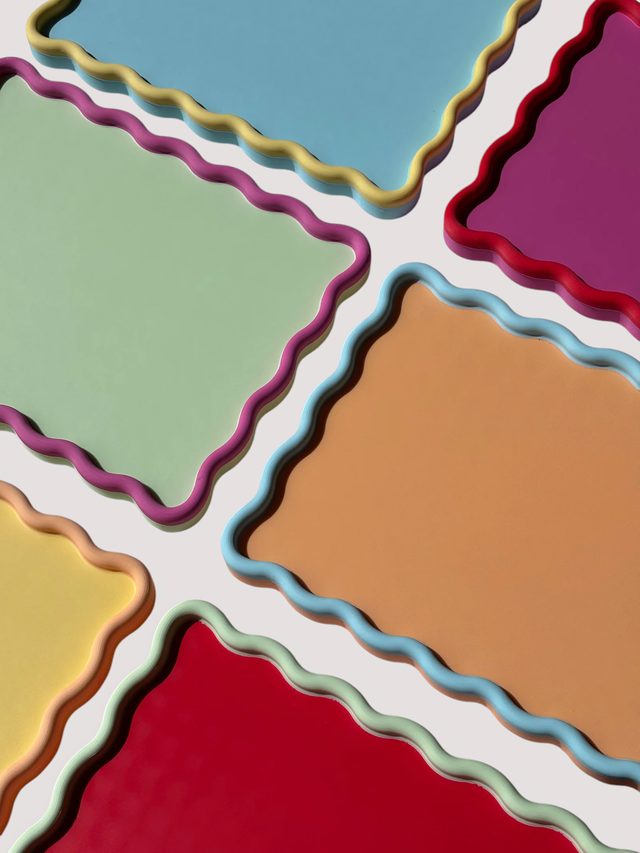 Scalloped Rectangle Display Tray